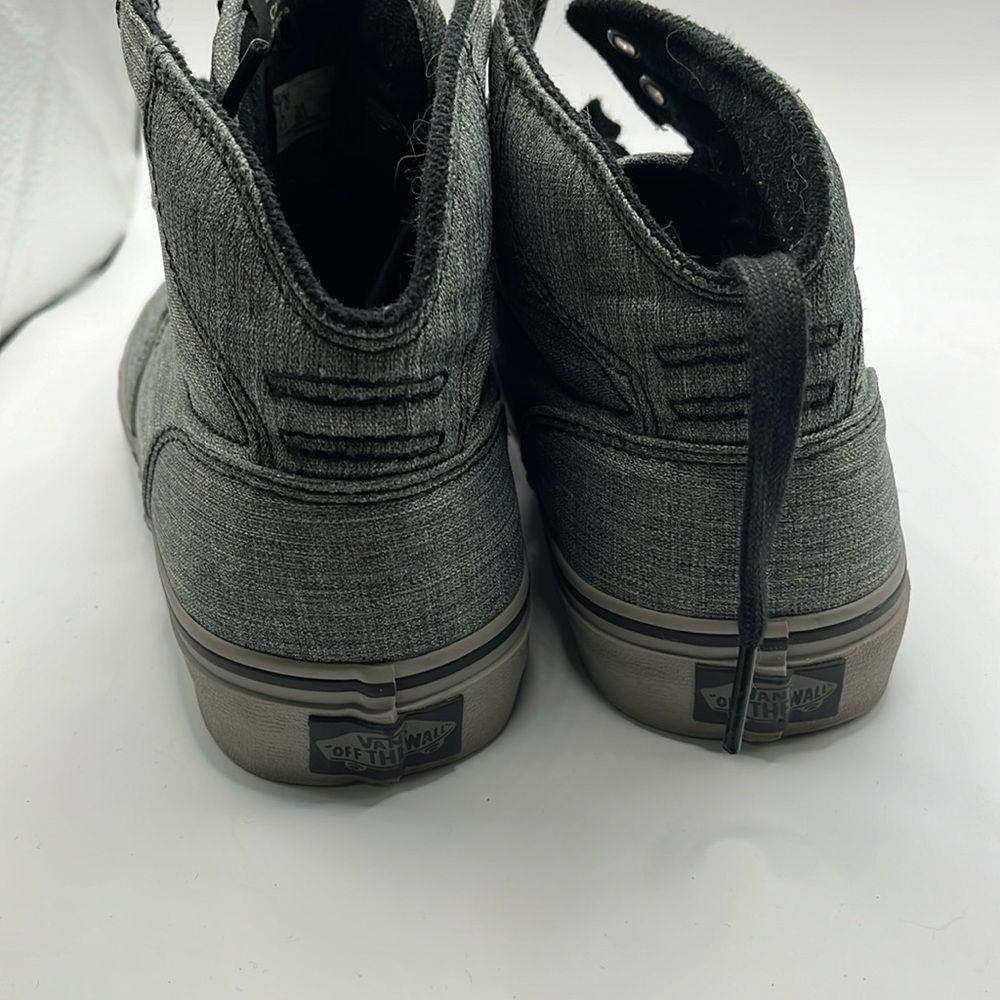 Vans - Picture 3 of 5